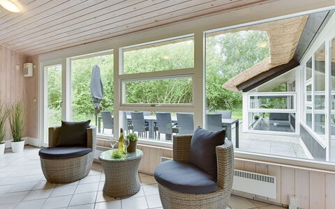 Ellanor - 1Km from the Sea: Diseño De Interiores, Piso, Mueble, Suelo, Madera, Techo, Suelos De Madera, Silla, Habitación, Sala