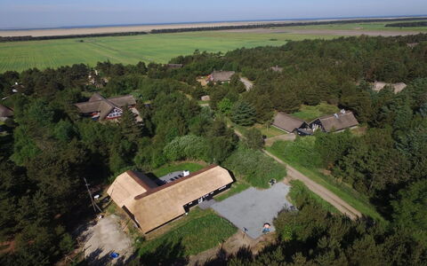 Ellanor - 1Km from the Sea: Paisaje, Techo, El Terreno Del Lote, Área Rural, Llanura, Cabaña, Vista Panorámica, Plantación, Fotografía Aérea, Inmuebles