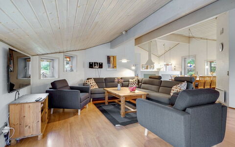Asdis - 2.8Km from the Sea