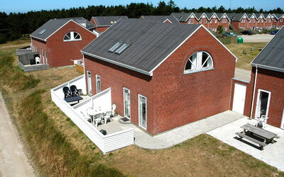Maura - 2.3Km from the Sea
