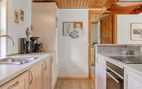 Troen - 3.8Km from the Sea: Cocina, Mostrador, Aparato De Cocina, Gabinetes, Piso, Diseño De Interiores, Madera, Electrodoméstico, Fregadero, Lavabo
