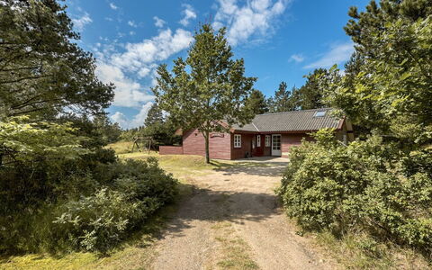 Heralda - 3.3Km from the Sea: Hierba, Casa, Techo, Casa, Cabaña, Arbusto, El Terreno Del Lote, Área Rural, Casa De Campo, Cobertura Del Suelo