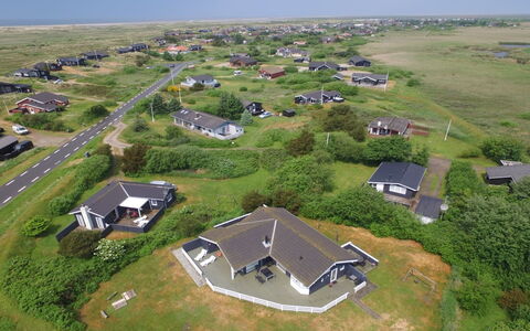 Chrisse - 550M from the Sea: Cabaña, Cobertizo, \Choza, Casa De Campo, Pradera, Choza, Granero, Cuarto De Troncos, Edificios Del Jardín