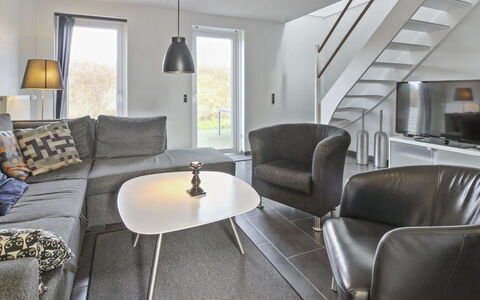 Alvild - 2.3Km from the Sea: Mueble, Diseño De Interiores, Piso, Madera, Sofá, Suelo, Sala, Techo, Casa, Encendiendo