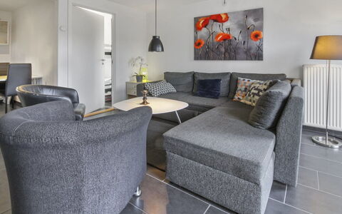 Alvild - 2.3Km from the Sea: Mueble, Sofá, Diseño De Interiores, Piso, Suelo, Sala, Habitación, Casa, Mesa, Mesa De Café