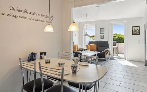 Faidra - 2.5Km from the Sea: Mueble, Diseño De Interiores, Piso, Suelo, Silla, Mesa, Techo, Cocina Y Comedor Mesa, Habitación, Comedor