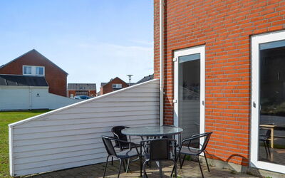 Gaida - 2.3Km from the Sea