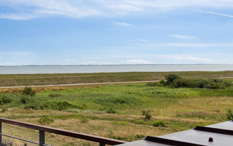 Ønd - 2.5Km from the Sea: Arbusto, Diseño Urbano, Cobertura Del Suelo, Ladrillo, Departamento, Inmuebles, Enladrillado, Balcón, Paisajismo