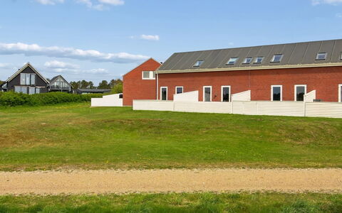 Nayana - 2.3Km from the Sea: Cielo, Hierba, Casa, Casa, Techo, Arquitectura, Llanura, El Terreno Del Lote, Pradera, Barrio Residencial