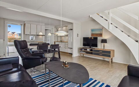 Nayana - 2.3Km from the Sea: Piso, Diseño De Interiores, Suelo, Techo, Mueble, Departamento, Sofá, Habitación, Suelos De Madera, Sala