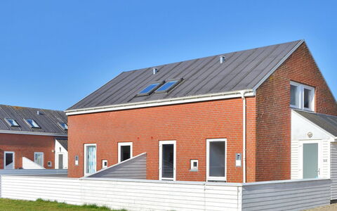 Alfa - 2.3Km from the Sea: Departamento, Sombra, Balcón, Silla, Cerca, Mueble Para Exteriores, Aluminio, Césped Artificial