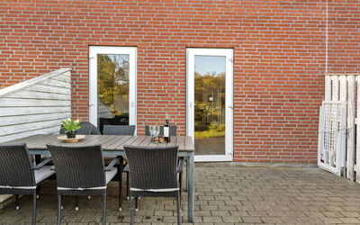 Enita - 2.3Km from the Sea