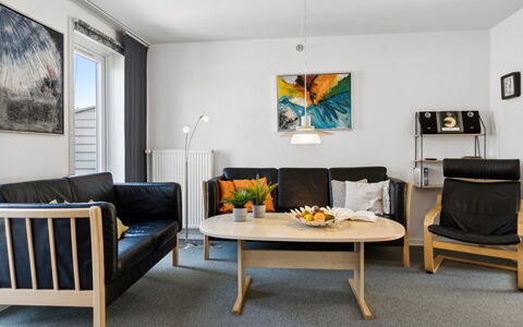 Gaëlle - 2.3Km from the Sea: Mueble, Diseño De Interiores, Piso, Suelo, Pared, Madera, Sofá, Sala, Habitación, Mesa