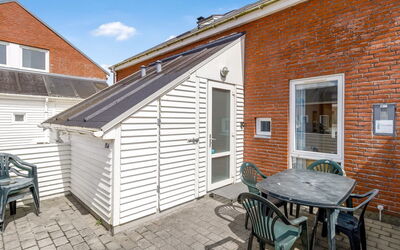 Nils - 2.3Km from the Sea
