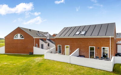 Nils - 2.3Km from the Sea