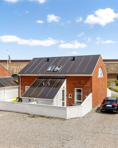 Nils - 2.3Km from the Sea