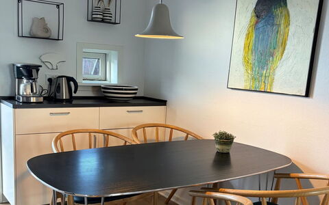 Adils - 2.5Km from the Sea: Mueble, Diseño De Interiores, Piso, Madera, Comedor, Suelo, Cocina Y Comedor Mesa, Mesa, Encendiendo, Silla