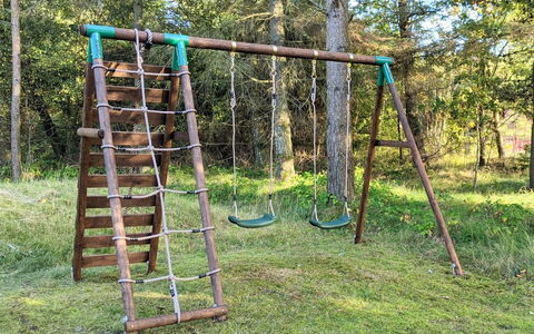 Odsten - 1Km from the Sea: Madera, Casa, Cabaña, Casa, Techo, Área Rural, Vía Muerta, Cuarto De Troncos, Edificios Del Jardín, Madera Dura