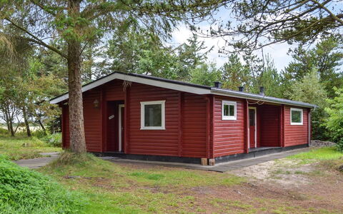 Odsten - 1Km from the Sea: Madera, Casa, Cabaña, Casa, Techo, Vía Muerta, Edificios Del Jardín, Puerta, Cobertizo, Cuarto De Troncos