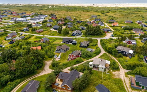 Svenny - 800M from the Sea: Techo, Casa, Barrio Residencial, Casa, Inmuebles, Cabaña, Diseño