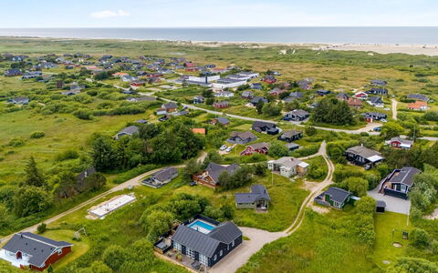 Svenny - 800M from the Sea: Techo, Casa, Barrio Residencial, Casa, Inmuebles, Cabaña, Diseño