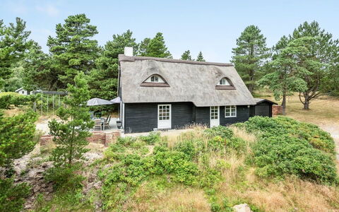 Risto - 2.3Km from the Sea: Casa, Techo, Casa, Cabaña, Cobertizo, Edificios Del Jardín, Vía Muerta, Yarda, Cuarto De Troncos, \Choza