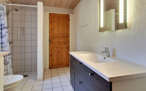 Naili - 3.1Km from the Sea: Madera, Piso, Mueble, Lavabo, Diseño De Interiores, Suelo, Electrodoméstico, Mostrador, Arreglo De Tubería, Cocina