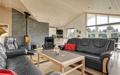 Haghbarth - 2.3Km from the Sea: Madera, Mueble, Techo, Sofá, Diseño De Interiores, Sala, Piso, Suelo, Casa