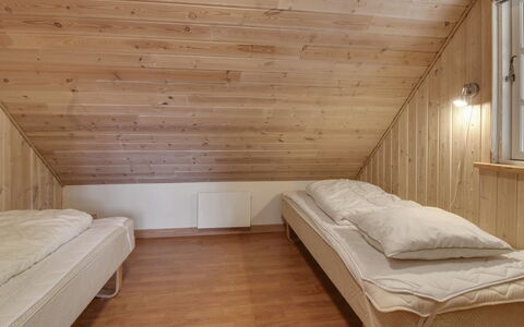 Volmar - 3.5Km from the Sea: Piso, Suelo, Madera, Techo, Diseño De Interiores, Habitación, Suelos De Madera, Cama, Habitación, Encendiendo