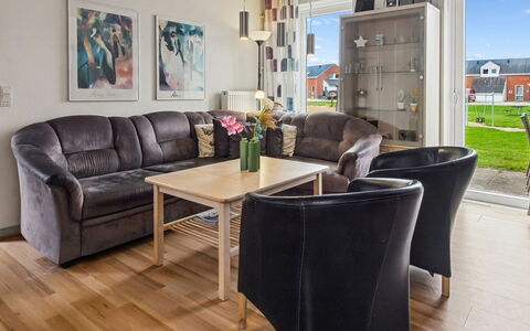Nilaus - 2.3Km from the Sea: Mueble, Diseño De Interiores, Piso, Suelo, Sofá, Madera, Suelos De Madera, Sala, Mesa, Habitación
