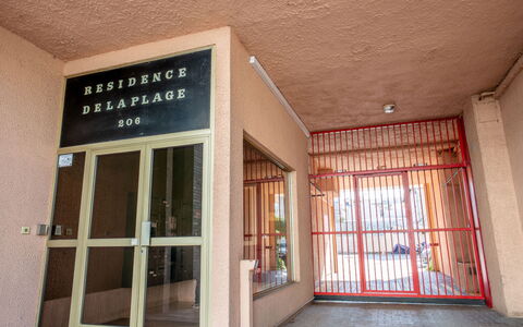 Résidence de la Plage: Madera, Suelo, Fachada, Ladrillo, Piso, Material Compuesto, Madera Dura, Edificio
