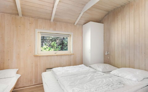 Lin - 2.9Km from the Sea: Madera, Habitación, Madera Dura, Tablón, Manchas De Madera, Madera Contrachapada, Lecho, Cuarto De Troncos, Cama, Diseño