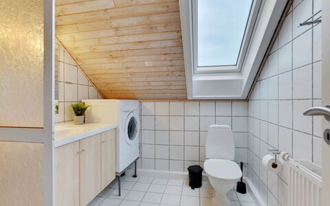 Paula - 2.3Km from the Sea: Piso, Suelo, Madera, Arreglo De Tubería, Techo, Diseño De Interiores, Plomería, Baño, Habitación, Loseta