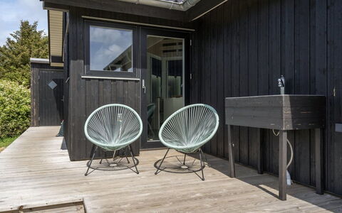 Gubbe - 500M from the Sea: Madera, Tablón, Madera Dura, Material Compuesto, Suelos De Madera, Manchas De Madera, Cubierta, Material Natural, Vía Muerta, Diseño