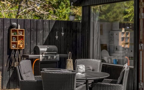 Inga - 1.3Km from the Sea: Mueble, Mueble Para Exteriores, Silla, Jardín, Maceta, Edificios Del Jardín, Patio Interior, Estructura Al Aire Libre, Patio, Mesa Al Aire Libre