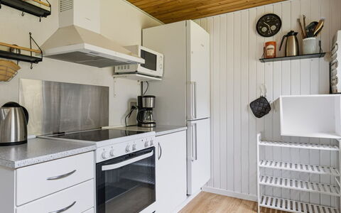 Bogatin - 1Km from the Sea: Piso, Cocina, Madera, Diseño De Interiores, Suelo, Mueble, Aparato De Cocina, Techo, Electrodoméstico, Suelos De Madera