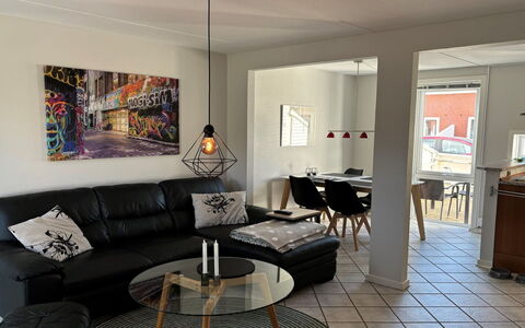 Bosse - 2.3Km from the Sea: Mueble, Diseño De Interiores, Piso, Pared, Suelo, Sofá, Madera, Sala, Techo, Habitación