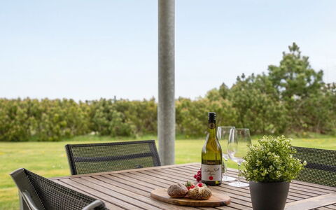 Amundi - 3.8Km from the Sea: Mueble, Mueble Para Exteriores, Mesa Al Aire Libre, Silla, Mesa, Sombra, Jardín, Patio, Cocina Y Comedor Mesa, Paisajismo