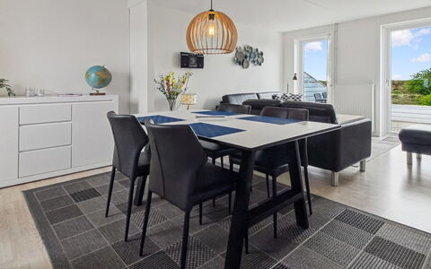 Femja - 2.3Km from the Sea: Mueble, Diseño De Interiores, Piso, Suelo, Mesa, Silla, Comedor, Madera, Lámpara, Suelos De Madera