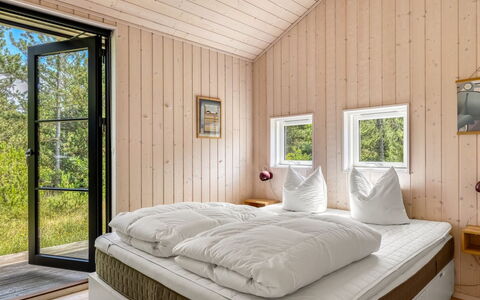 Turkka - 3.8Km from the Sea: Madera, Diseño De Interiores, Habitación, Cama, Mueble, Techo, Piso, Suelo, Habitación, Casa