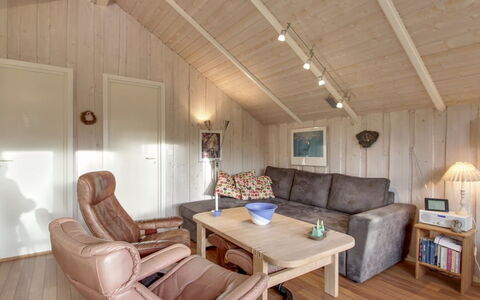 Eline - 1.5Km from the Sea: Mueble, Madera, Piso, Diseño De Interiores, Suelo, Techo, Habitación, Suelos De Madera, Casa, Sala
