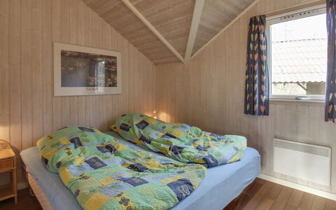 Eline - 1.5Km from the Sea: Madera, Casa, Casa, Habitación, Suelo, Madera Dura, Cabaña, Cama, Manchas De Madera, Sábana