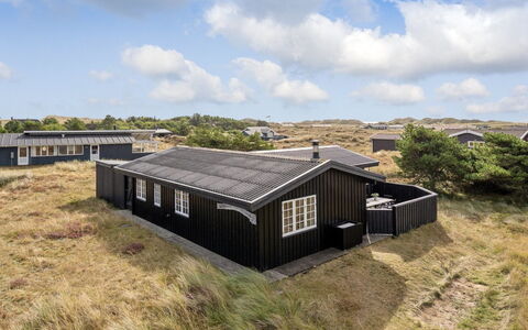 Aleksi - 500M from the Sea: Casa, Casa, Techo, Barrio Residencial, Cabaña, Inmuebles, Casa De Campo, Césped, Paisajismo, Vía Muerta