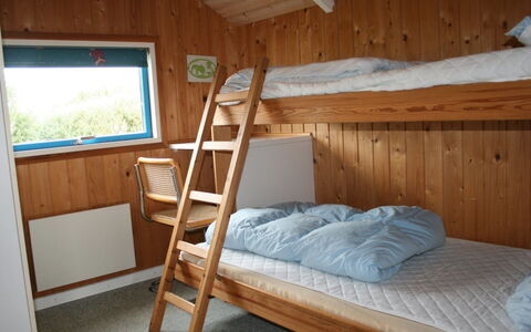 Uma - 400M from the Sea: Madera, Litera, Cama, Habitación, Piso, Diseño De Interiores, Mueble, Techo, Suelo, Habitación