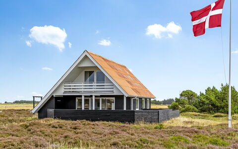 Teda - 2Km from the Sea: Cabaña, Cobertizo, \Choza, Casa De Campo, Pradera, Choza, Granero, Cuarto De Troncos, Edificios Del Jardín