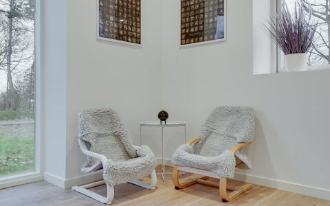 Christiern - 4.5Km from the Sea: Mueble, Madera, Piso, Diseño De Interiores, Suelo, Silla, Suelos De Madera, Sala, Mecedora