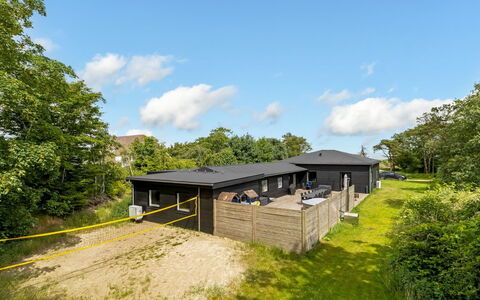 Christiern - 4.5Km from the Sea: Cabaña, Casa, Casa, Techo, Porche, Inmuebles, Vía Muerta, Edificios Del Jardín, Casa De Campo, Yarda