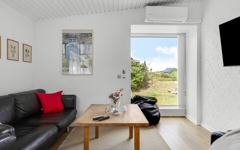 Kita - 500M from the Sea: Pared, Piso, Sofá, Diseño De Interiores, Suelo, Mueble, Techo, Sala, Habitación, Casa