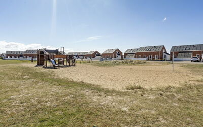 Otto - 2.3Km from the Sea
