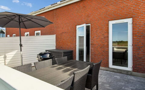 Maarit - 2.3Km from the Sea: Mueble, Mueble Para Exteriores, Silla, Suelo, Material Compuesto, Mesa Al Aire Libre, Manchas De Madera, Puerta, Cocina Y Comedor Mesa, Madera Dura